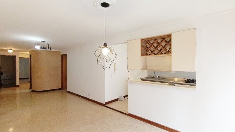 Apartamento en arriendo Antioquia Medellín Lorena 80 m2 Habitaciones 3 Baños 3 Garajes 1 Precio $3800000