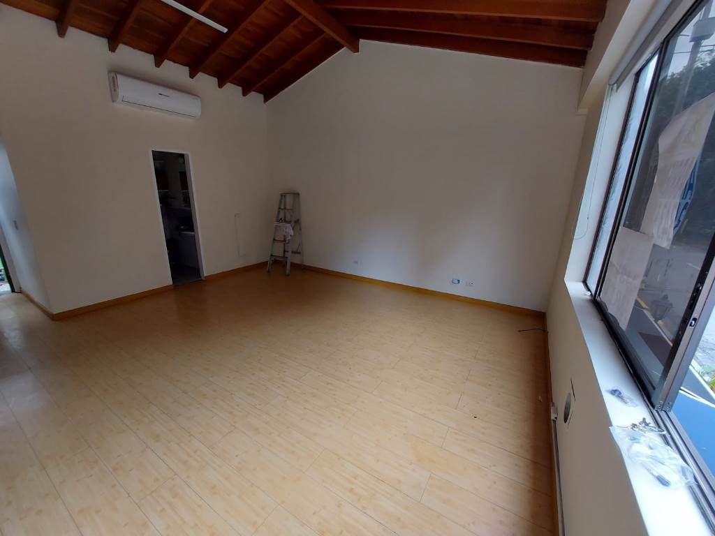 Oficina en arriendo o venta Antioquia Medellín Corazon De Jesus 30 m2 Habitaciones 0 Baños 0 Garajes 1 Precio venta $460000000 Precio arriendo $1800000