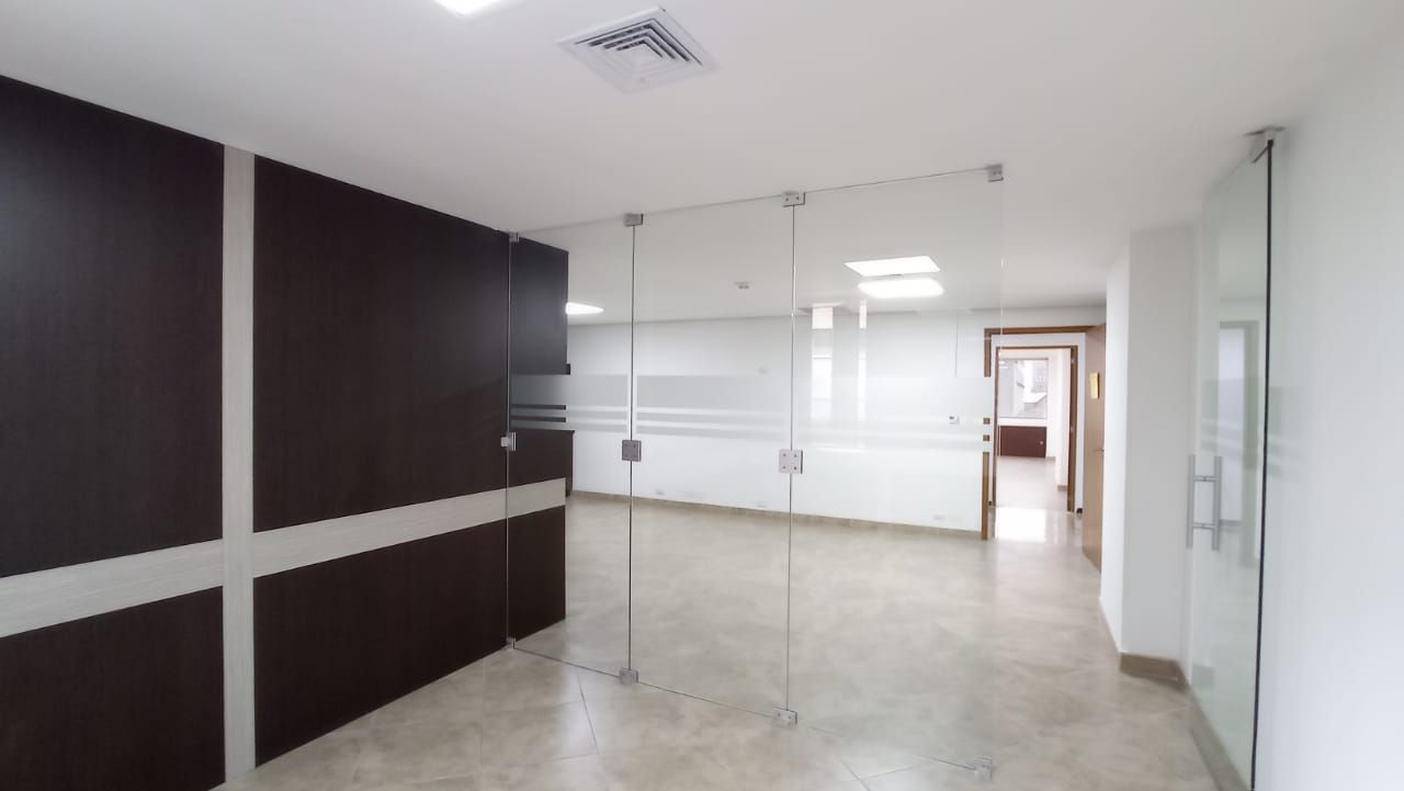 Oficina en arriendo o venta Antioquia Medellín Villa Carlota 60 m2 Habitaciones 0 Baños 2 Garajes 1 Precio venta $450000000 Precio arriendo $6286000