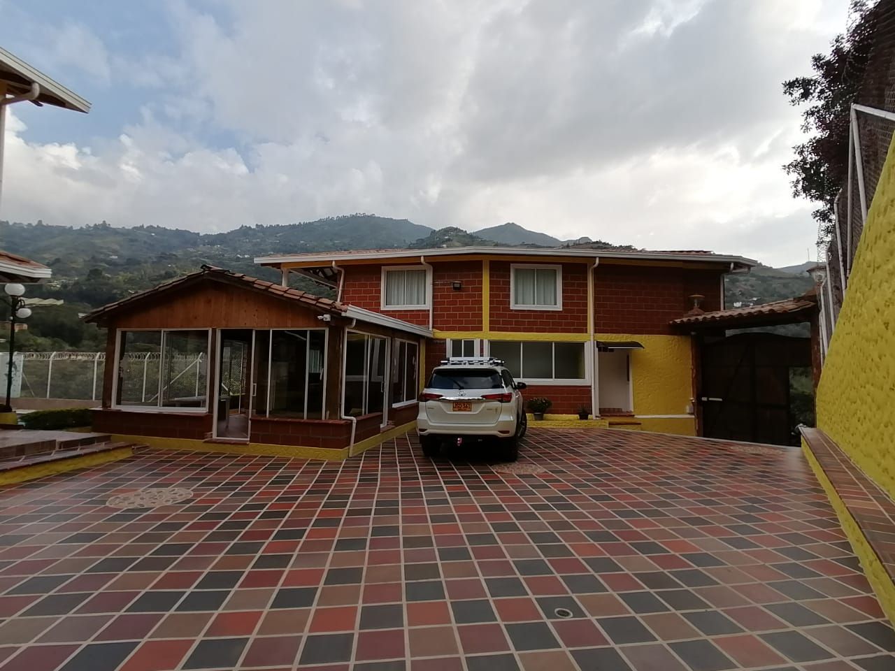Finca en venta Antioquia Copacabana Copacabana 800 m2 Habitaciones 8 Baños 8 Garajes 10 Precio $1300000000