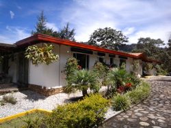 Finca en venta Antioquia El Retiro El Retiro 450 m2 Habitaciones 5 Baños 8 Garajes 7 Precio $2500000000