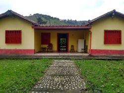 Finca en venta Antioquia El Retiro El Retiro 200 m2 Habitaciones 2 Baños 2 Garajes 1 Precio $4572300000