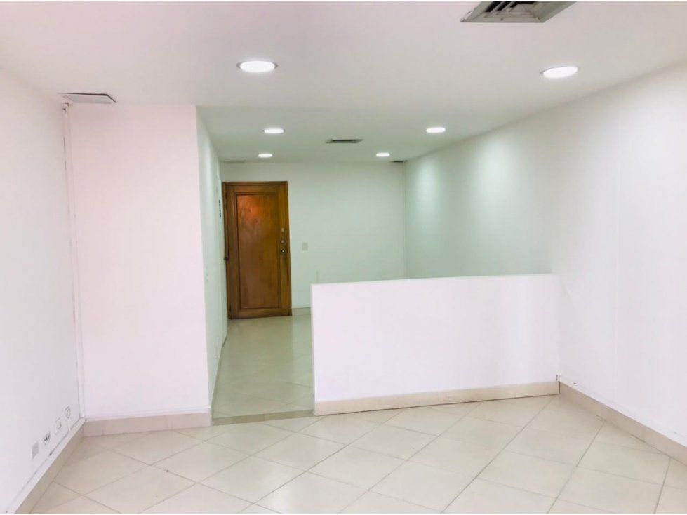Oficina en arriendo o venta Antioquia Medellín Santa Maria De Los Angeles 36 m2 Habitaciones 0 Baños 0 Garajes 2 Precio venta $230000000 Precio arriendo $2000000