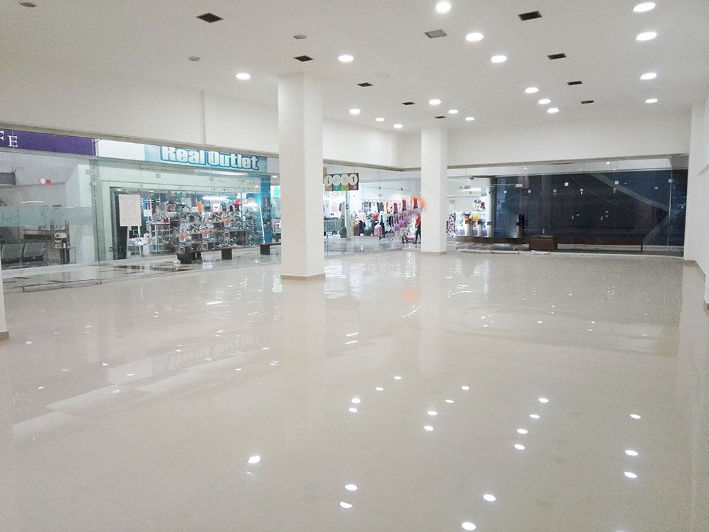 Local en venta Antioquia Medellín Colombia 300 m2 Habitaciones 0 Baños 0 Garajes 1 Precio $4500000000