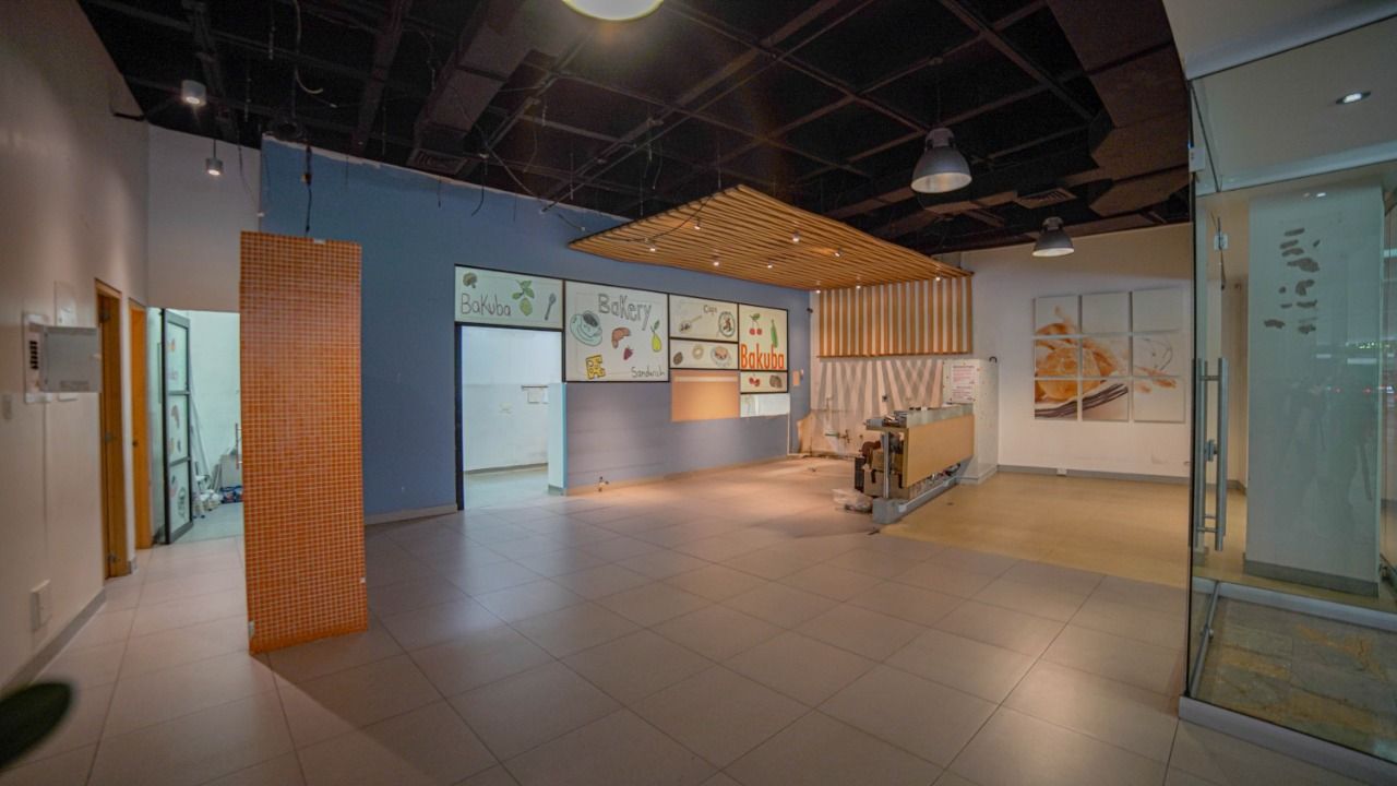 Local en venta Antioquia Medellín Patio Bonito 10 m2 Habitaciones 0 Baños 2 Garajes 0 Precio $1100000000