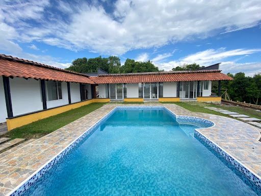 Finca en venta Risaralda Pereira Pereira 500 m2 Habitaciones 3 Baños 13 Garajes 3 Precio $2200000000