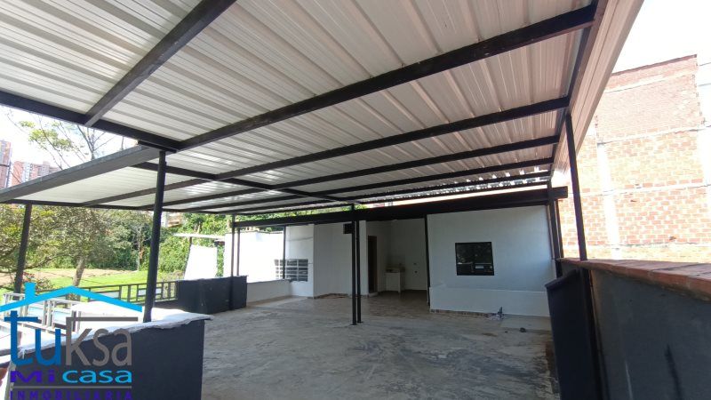 Casa en arriendo Antioquia Itagüí Ditaires 220 m2 Habitaciones 4 Baños 2 Garajes 0 Precio $2200000