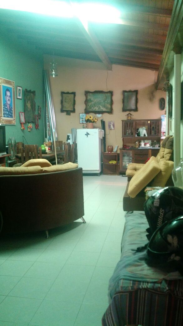 Casa en venta Santander Bucaramanga Comuneros 300 m2 Habitaciones 13 Baños 4 Garajes 1 Precio $530000000