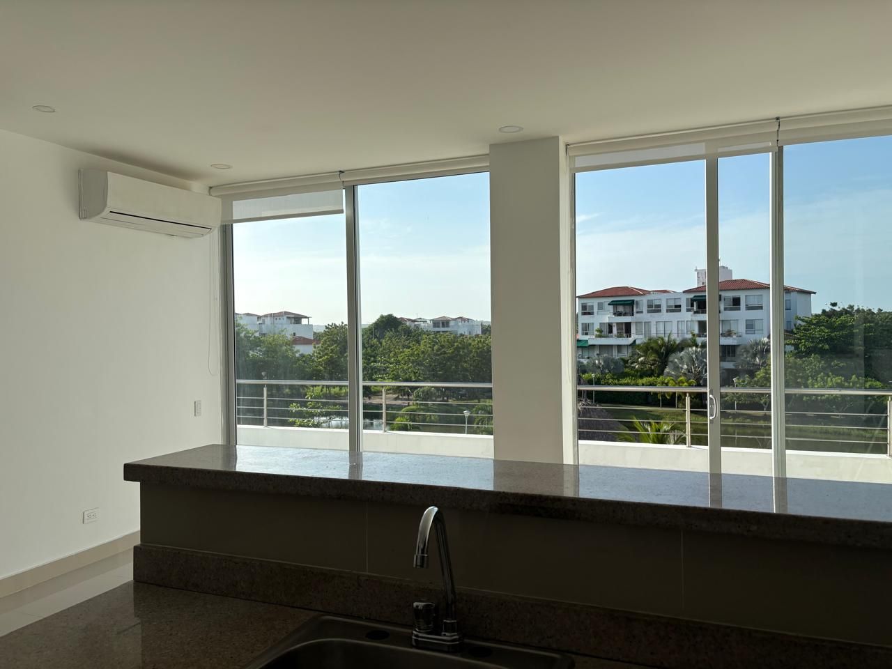 Apartamento en arriendo Bolívar Cartagena Laguna Club 79 m2 Habitaciones 1 Baños 2 Garajes 2 Precio $2200000
