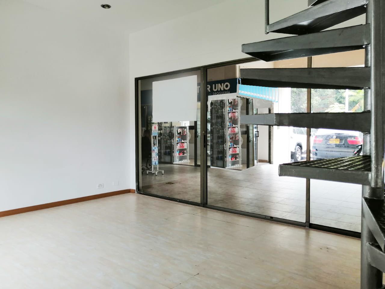 Local en arriendo Antioquia Medellín Los Naranjos 40 m2 Habitaciones 0 Baños 0 Garajes 1 Precio $3700000