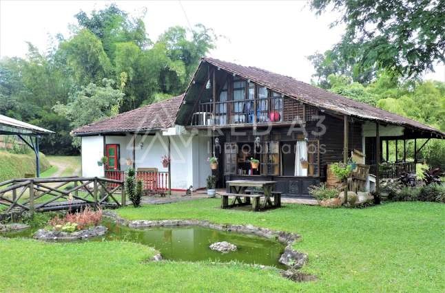 Casa en venta Risaralda Pereira Pereira 520 m2 Habitaciones 10 Baños 13 Garajes 5 Precio $950000000