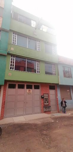 Casa en venta Cundinamarca Bogotá Santa Cecilia 288 m2 Habitaciones 8 Baños 13 Garajes 1 Precio $600000000