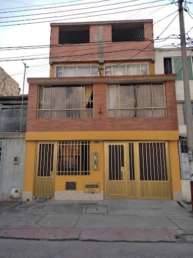 Casa en venta Cundinamarca Bogotá Ub Sinai 324 m2 Habitaciones 10 Baños 4 Garajes 2 Precio $600000000