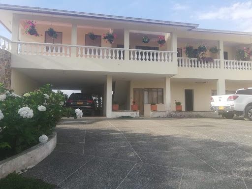 Finca en venta Risaralda Pereira Ur San Marcos 400 m2 Habitaciones 8 Baños 6 Garajes 9 Precio $2000000000