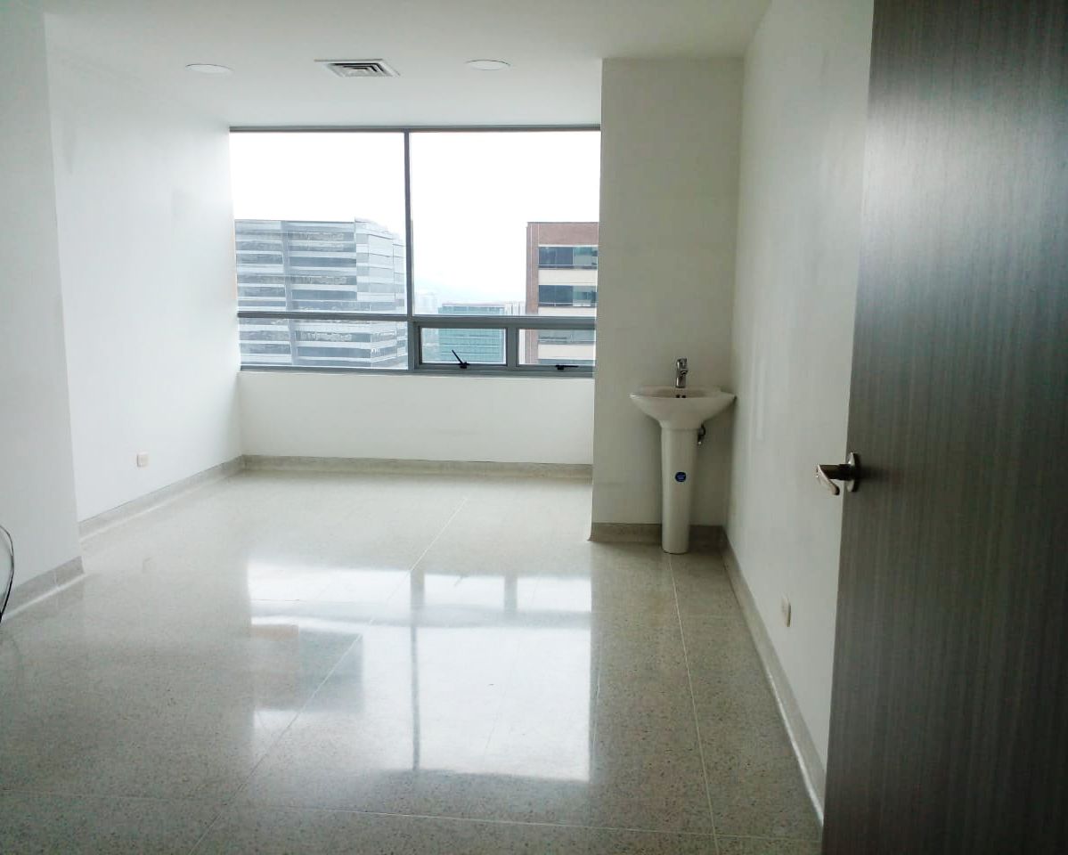 Consultorio en arriendo o venta Antioquia Medellín Ciudad Del Río 30 m2 Habitaciones 0 Baños 0 Garajes 2 Precio venta $315000000 Precio arriendo $2600000