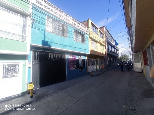 Casa en venta Cundinamarca Bogotá Gran Britalia 240 m2 Habitaciones 7 Baños 3 Garajes 4 Precio $500000000