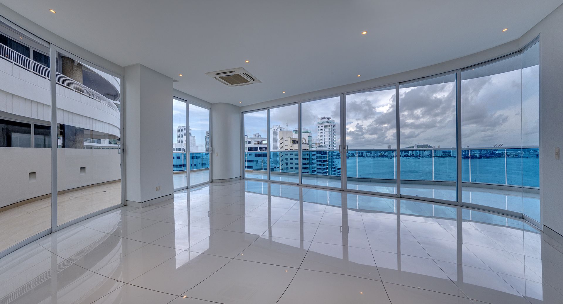 Apartamento en venta Bolívar Cartagena Arroz Barato 273 m2 Habitaciones 3 Baños 4 Garajes 3 Precio $2844000000