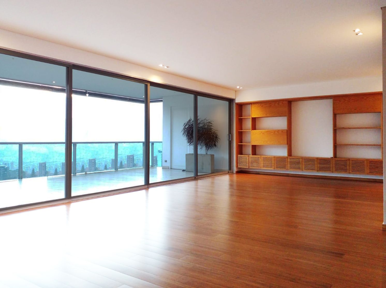 Apartamento en venta Antioquia Medellín Los Balsos No1 311 m2 Habitaciones 3 Baños 6 Garajes 4 Precio $2580000000