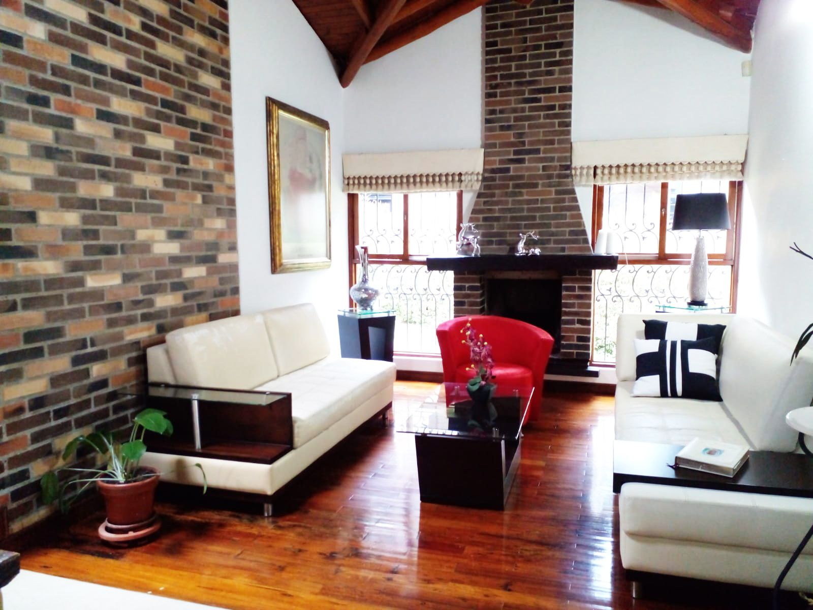 Casa en venta Antioquia Envigado El Esmeraldal 380 m2 Habitaciones 3 Baños 6 Garajes 12 Precio $1900000000