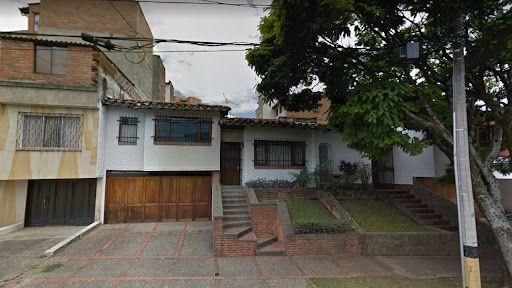 Casa en venta Antioquia Medellín Santa Teresita 173 m2 Habitaciones 4 Baños 4 Garajes 2 Precio $1150000000