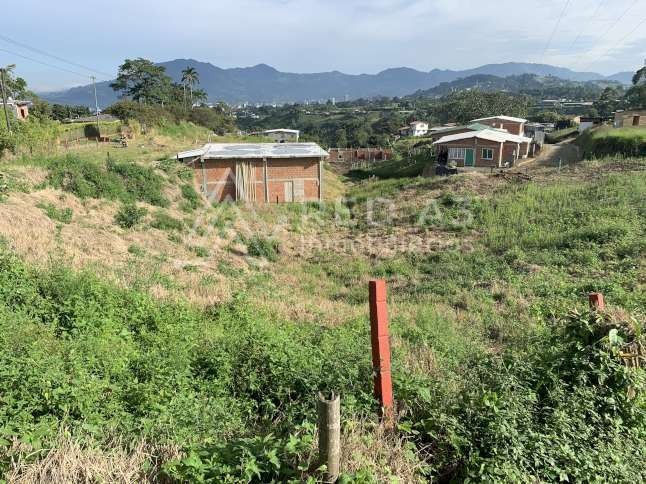 Lote en venta Risaralda Pereira Br Jardin Ii Etapa 1 m2 Habitaciones 0 Baños 10 Garajes 1 Precio $215000000