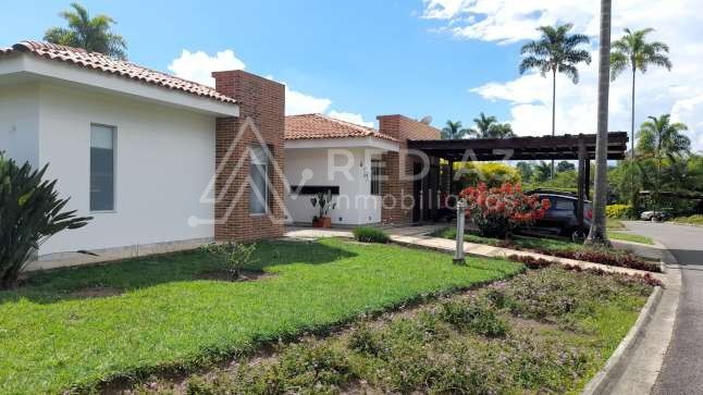 Casa en venta Risaralda Pereira Pereira 300 m2 Habitaciones 4 Baños 6 Garajes 3 Precio $1100000000