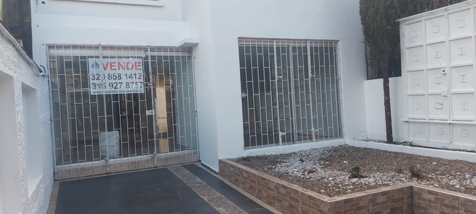 Casa en arriendo o venta Cundinamarca Bogotá Molinos Norte 256 m2 Habitaciones 4 Baños 3 Garajes 1 Precio venta $1450000000 Precio arriendo $6500000