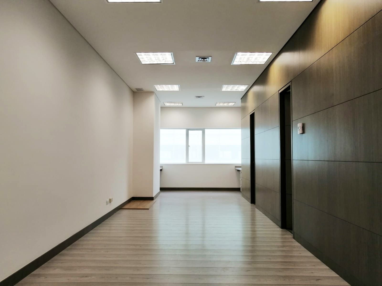Oficina en arriendo o venta Antioquia Medellín Simesa 40 m2 Habitaciones 0 Baños 0 Garajes 2 Precio venta $340000000 Precio arriendo $2500000