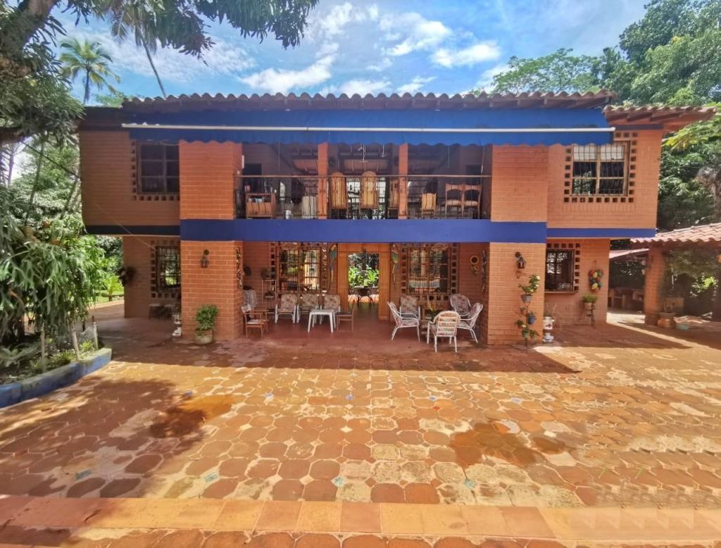 Finca en venta Antioquia Sopetrán Otros 1100 m2 Habitaciones 7 Baños 6 Garajes 8 Precio $1200000000