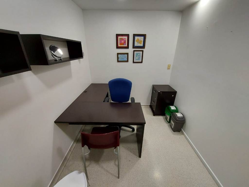 Consultorio en arriendo o venta Antioquia Medellín El Poblado 36 m2 Habitaciones 0 Baños 0 Garajes 2 Precio venta $400000000 Precio arriendo $2800000