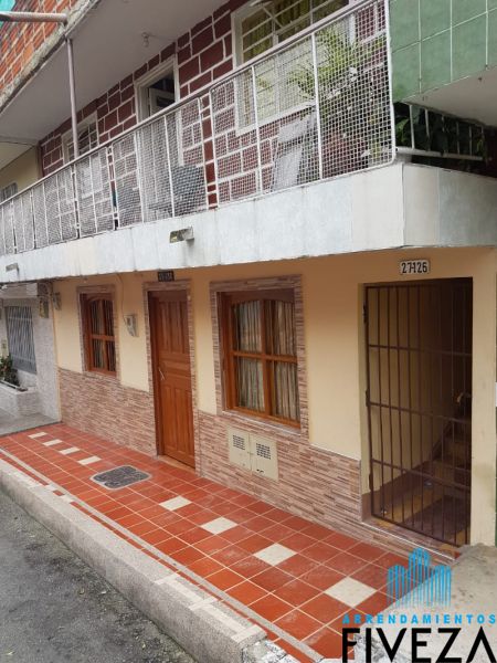 Casa en venta Antioquia Itagüí San Francisco 200 m2 Habitaciones 4 Baños 2 Garajes 0 Precio $750000000