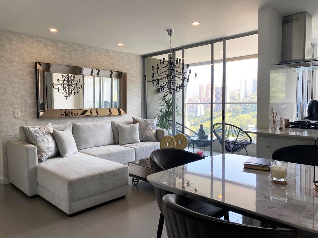 Apartamento en arriendo Antioquia Medellín Castropol 87 m2 Habitaciones 3 Baños 2 Garajes 3 Precio $4700000