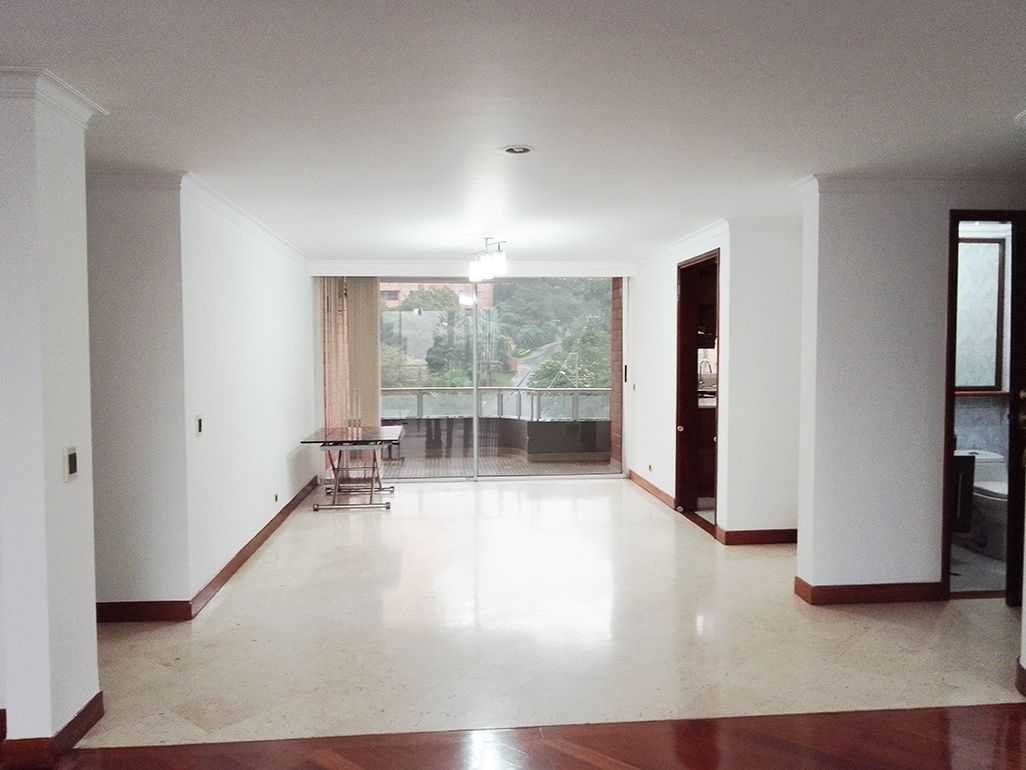 Apartamento en arriendo Antioquia Medellín El Tesoro 140 m2 Habitaciones 3 Baños 4 Garajes 3 Precio $3800000
