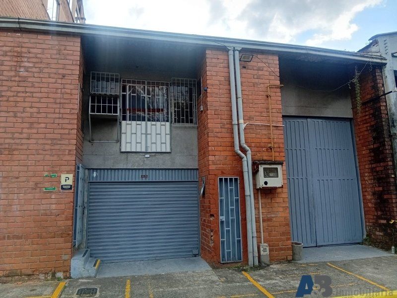 Bodega en arriendo Antioquia Medellín Simesa 300 m2 Habitaciones 0 Baños 3 Garajes 3 Precio $16000000