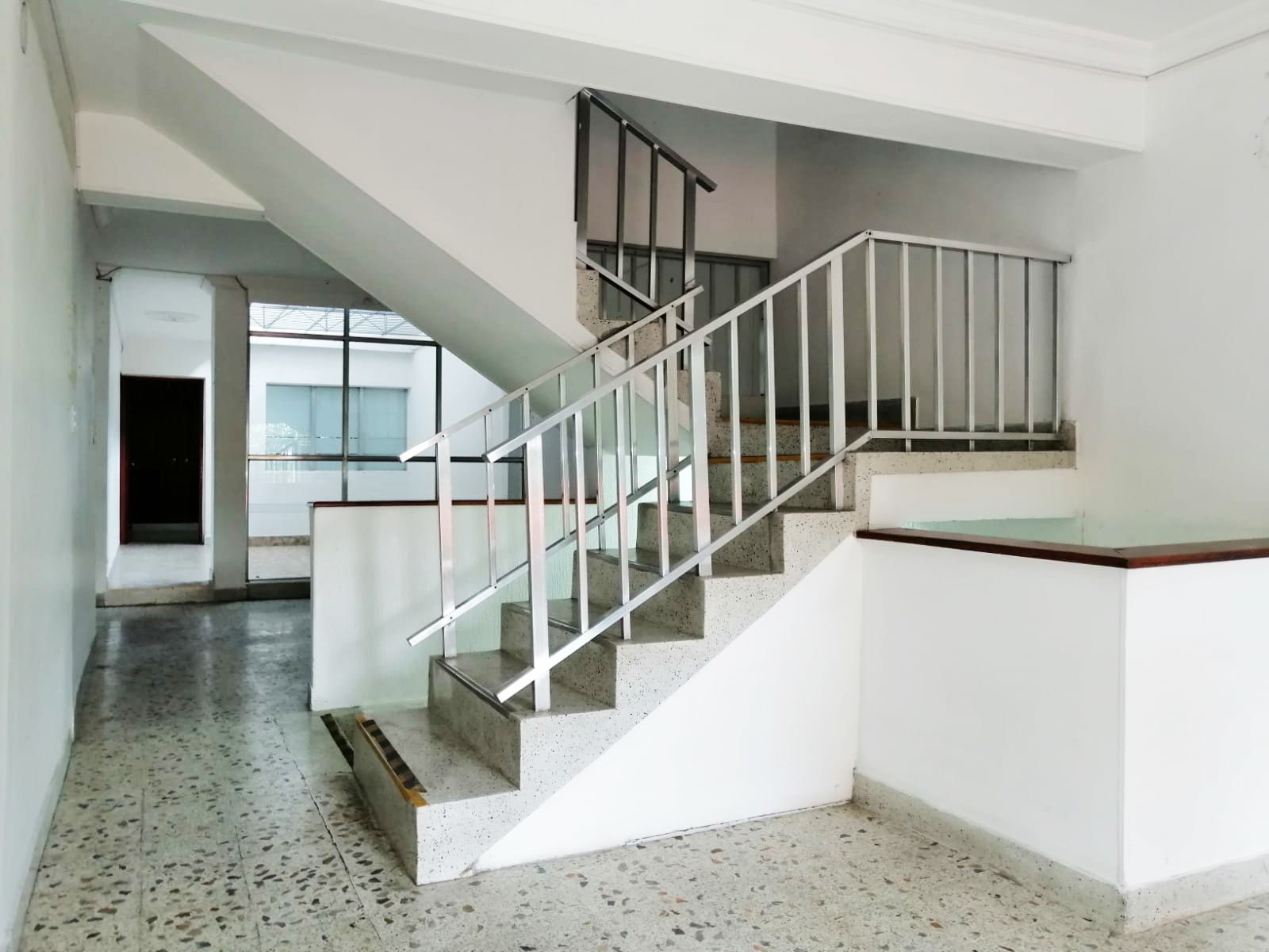 Oficina en arriendo Antioquia Medellín El Velodromo 488 m2 Habitaciones 0 Baños 23 Garajes 3 Precio $8600000