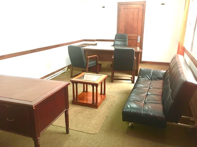 Oficina en arriendo o venta Cundinamarca Bogotá La Catedral 60 m2 Habitaciones 0 Baños 4 Garajes 2 Precio venta $240000000 Precio arriendo $2000000