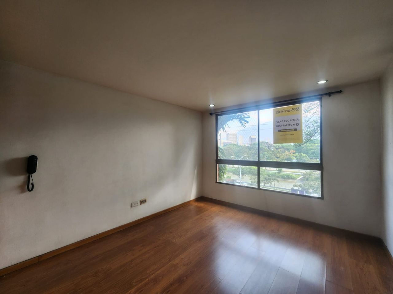 Apartamento en arriendo Antioquia Medellín Cerro Nutibara 50 m2 Habitaciones 1 Baños 2 Garajes 1 Precio $2500000