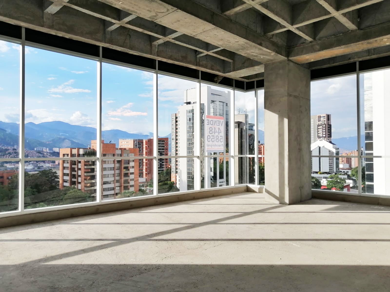Oficina en arriendo o venta Antioquia Medellín Villa Carlota 53 m2 Habitaciones 0 Baños 0 Garajes 3 Precio venta $536000000 Precio arriendo $3500000