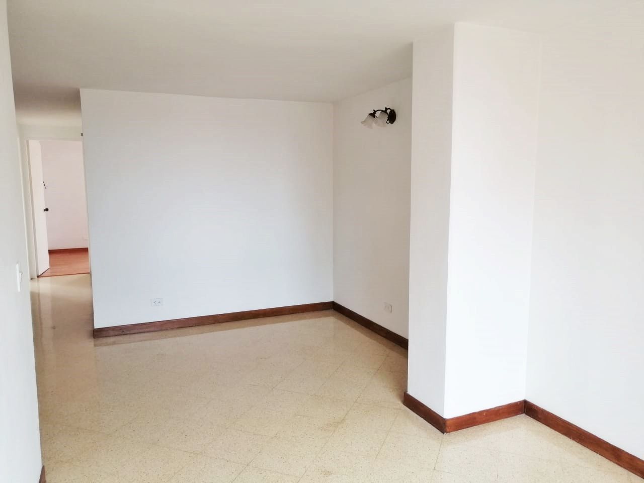 Apartamento en arriendo Antioquia Medellín Corazon De Jesus 80 m2 Habitaciones 2 Baños 2 Garajes 2 Precio $2500000