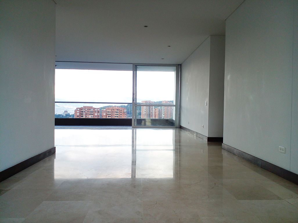 Apartamento en arriendo Antioquia Medellín Los Naranjos 220 m2 Habitaciones 3 Baños 6 Garajes 4 Precio $7000000