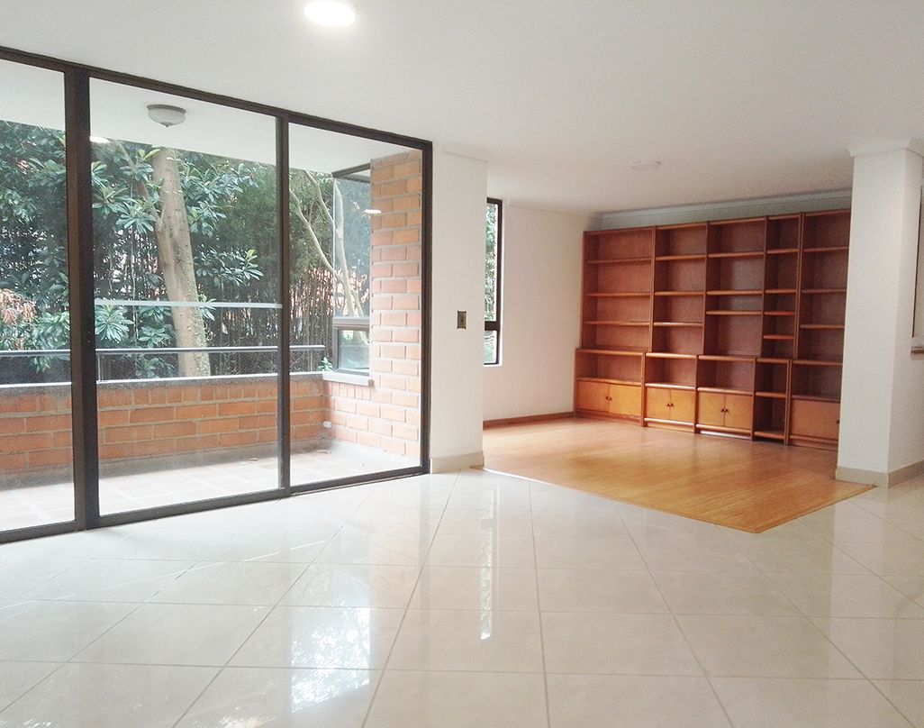Apartamento en arriendo Antioquia Medellín Alejandria 180 m2 Habitaciones 3 Baños 4 Garajes 3 Precio $3700000