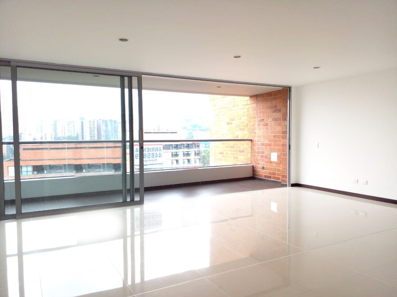 Apartamento en arriendo Antioquia Envigado Loma De Las Brujas 160 m2 Habitaciones 3 Baños 6 Garajes 3 Precio $4700000