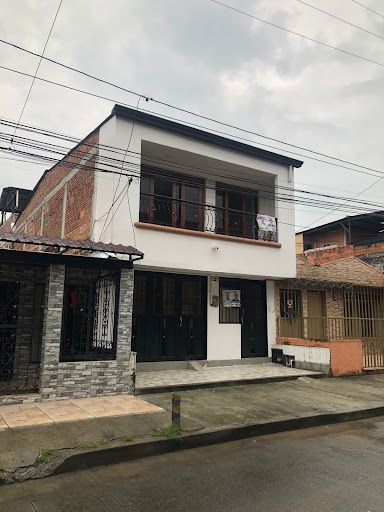 Casa en venta Risaralda Dosquebradas Guadalupe 320 m2 Habitaciones 8 Baños 13 Garajes 3 Precio $650000000