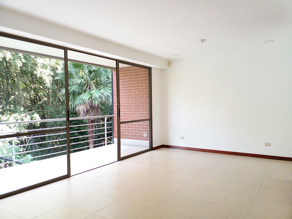 Casa en arriendo Antioquia Medellín San Lucas 280 m2 Habitaciones 3 Baños 8 Garajes 5 Precio $5700000