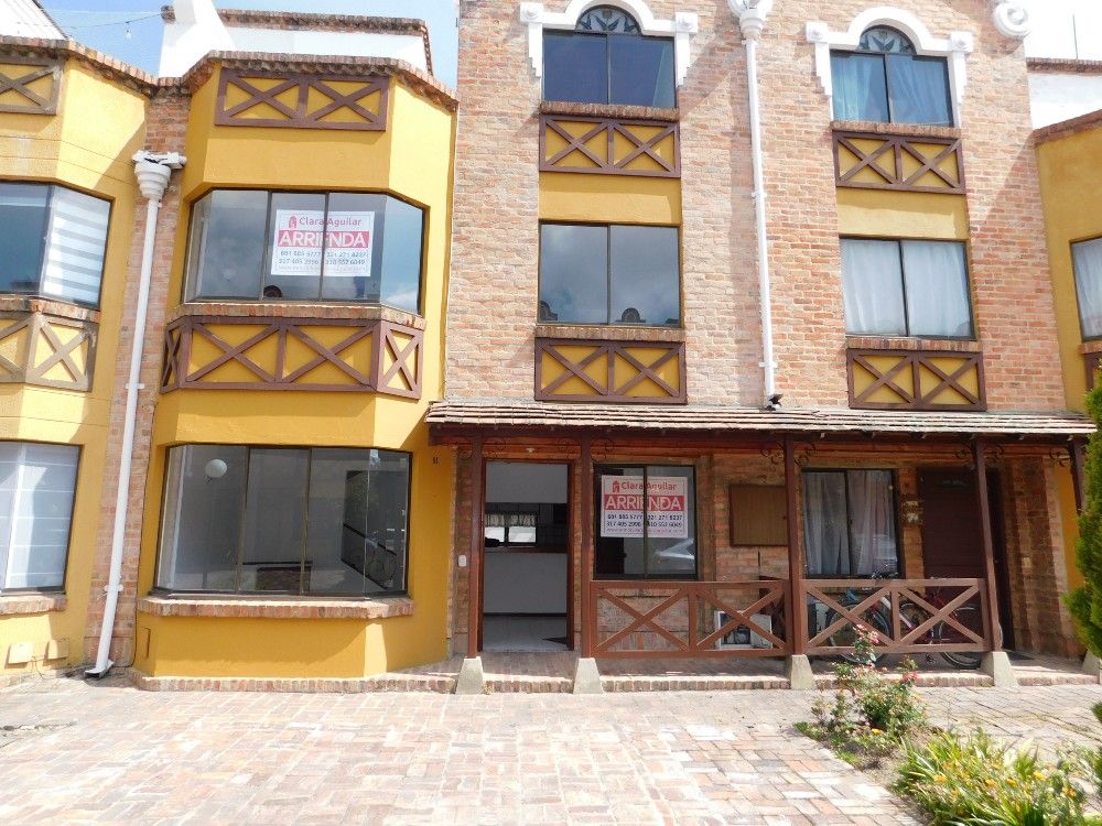 Casa en arriendo Cundinamarca Chía Aleros De La Sabana 121 m2 Habitaciones 3 Baños 4 Garajes 3 Precio $2800000