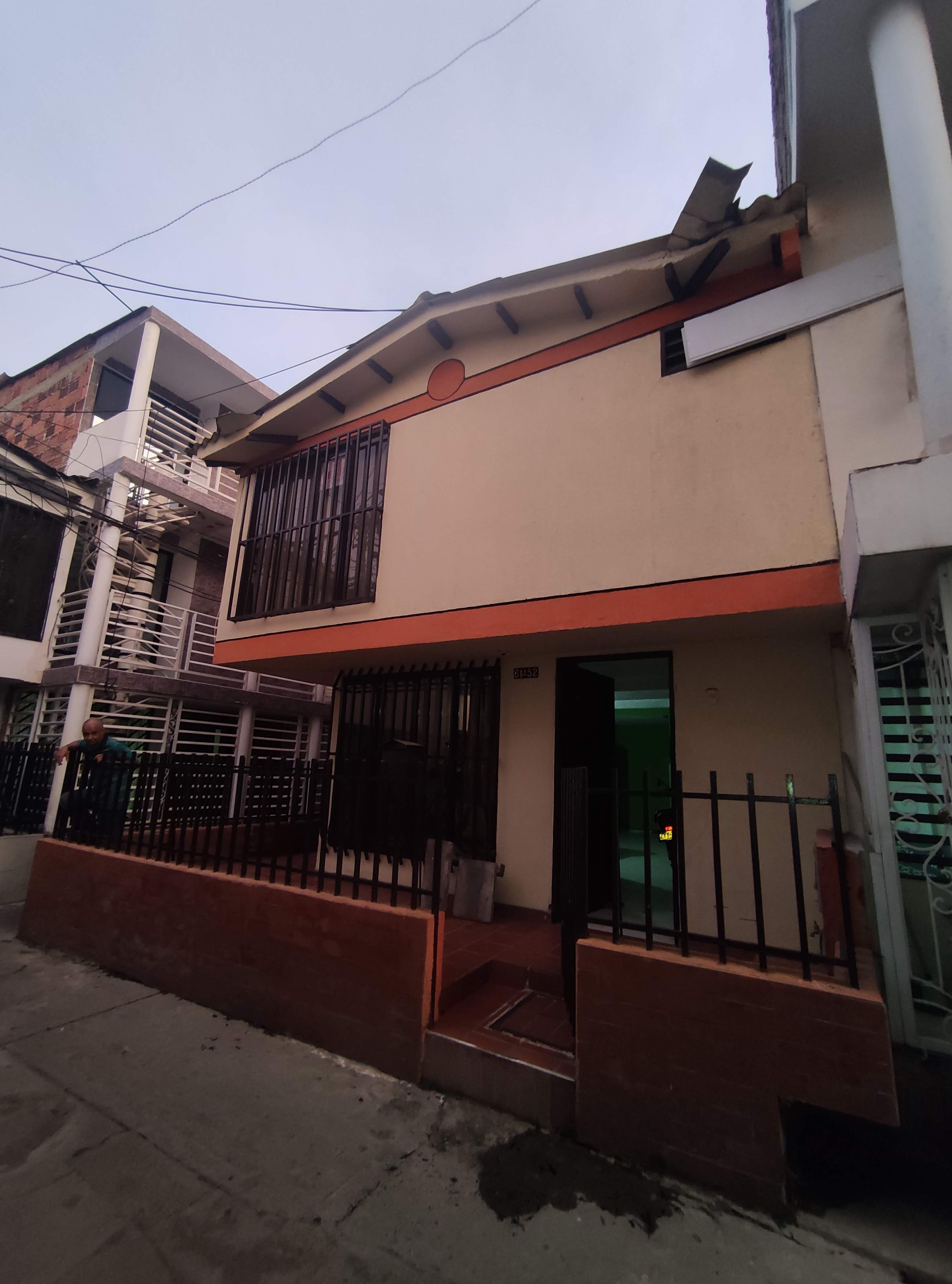 Casa en venta Valle Del Cauca Cali Sector Transito Municipal 80 m2 Habitaciones 3 Baños 2 Garajes 1 Precio $210000000