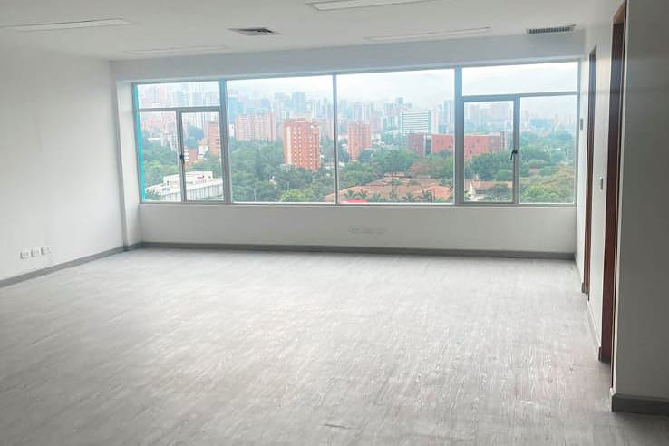 Oficina en arriendo o venta Antioquia Medellín Simesa 100 m2 Habitaciones 0 Baños 0 Garajes 1 Precio venta $580000000 Precio arriendo $6000000