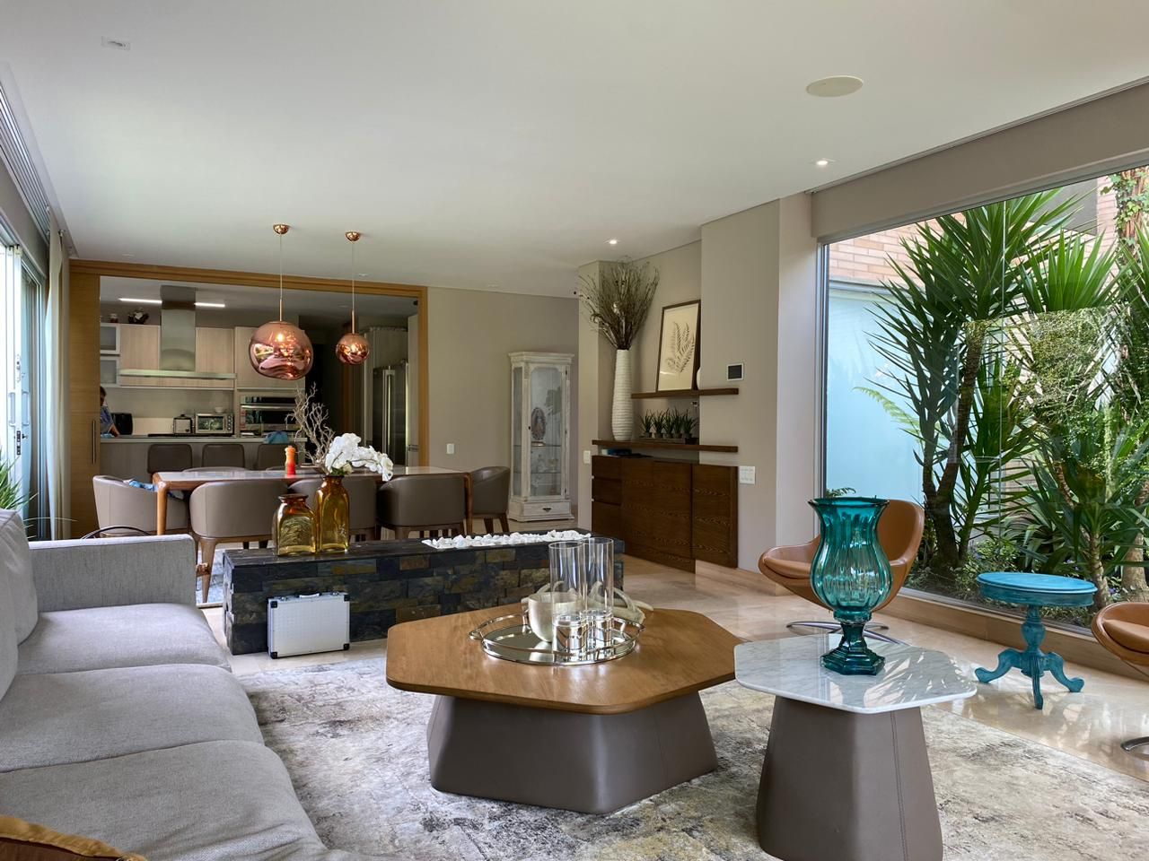 Casa en arriendo o venta Antioquia Envigado La Mesa 380 m2 Habitaciones 4 Baños 8 Garajes 3 Precio venta $4000000000 Precio arriendo $18300000