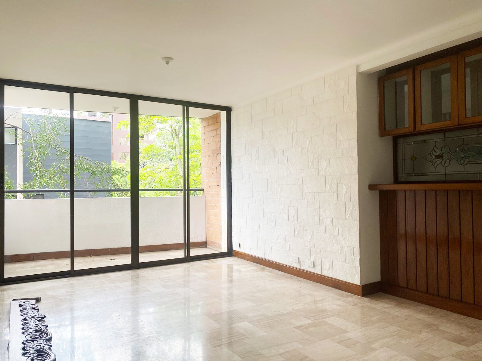 Apartamento en arriendo o venta Antioquia Medellín Urbanizacion Villa Linda 86 m2 Habitaciones 2 Baños 2 Garajes 2 Precio venta $450000000 Precio arriendo $3000000