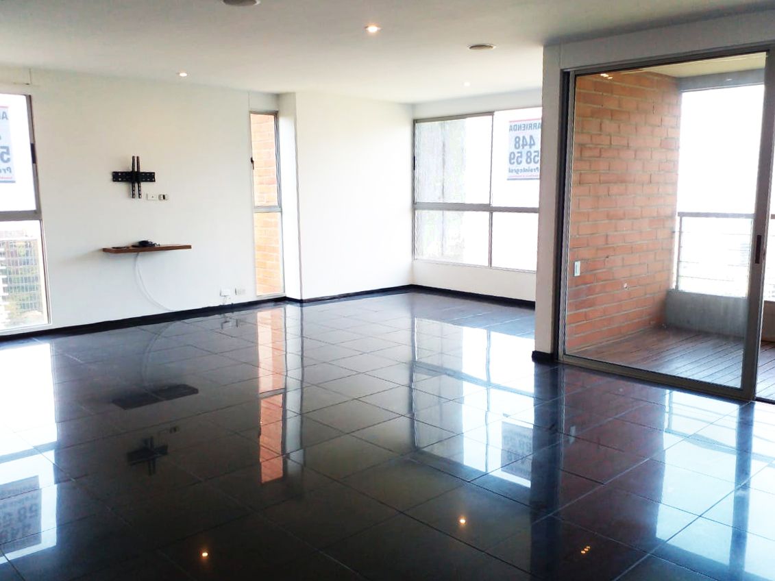 Apartamento en arriendo Antioquia Medellín Las Lomas No2 160 m2 Habitaciones 3 Baños 6 Garajes 3 Precio $6500000